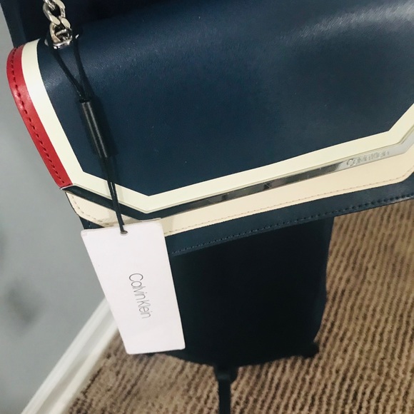 🌺Calvin Klein Crossbody NYO bag🌺 - Picture 3 of 5